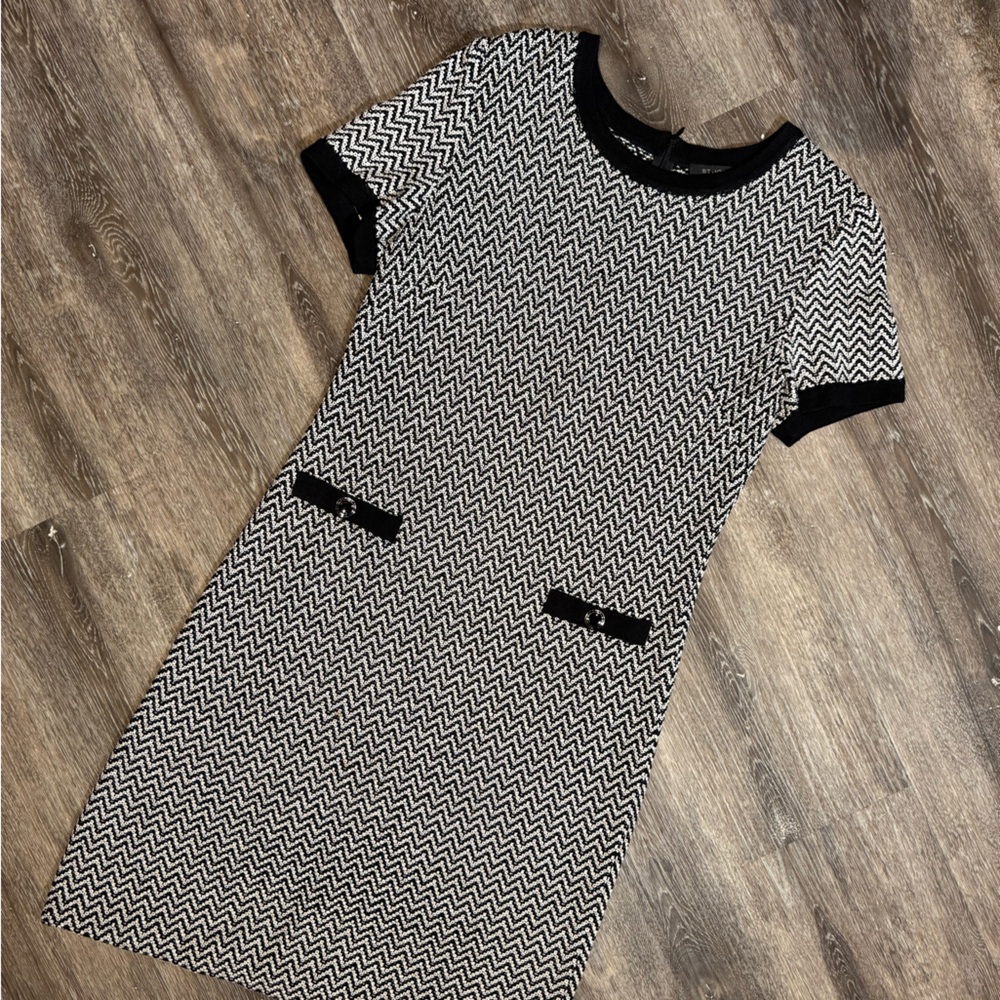 St. John Black and White Knit dress - Picture 1 of 3